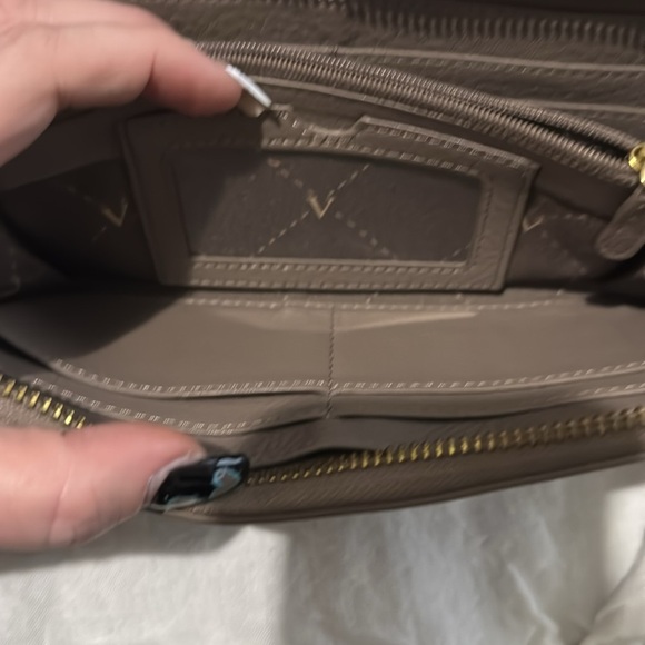 Vince Camuto leather taupe wallet - Picture 7 of 13